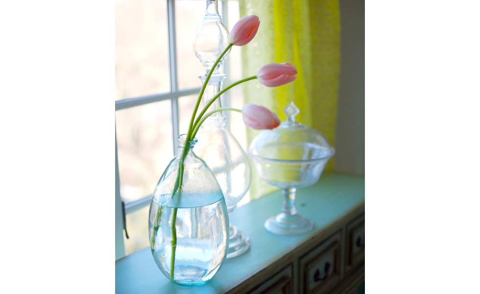 DIY Flower Arrangements: French Tulips @hallmarkstores @hallmarkstoresIdeas