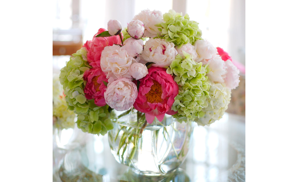 DIY Flower Arrangements: Peonies & Hydrangeas @hallmarkstores @hallmarkstoresIdeas