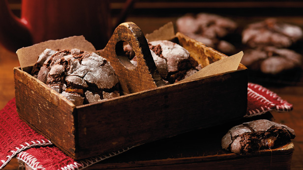 Valentine's Day Desserts: Chocolate Crinkle Cookies Recipe #MyHallmark #MyHallmarkIdeas