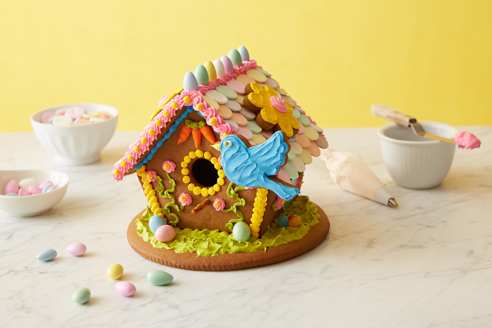 Gingerbread House Ideas & Step-by-Step: Advanced Spring Gingerbread Birdhouse @hallmarkstores @hallmarkstoresIdeas