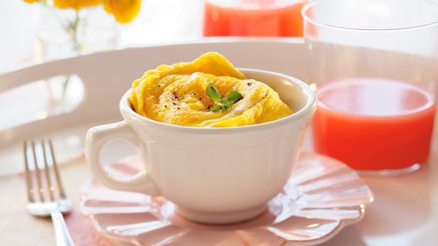 Fun & Easy Mother's Day Breakfast Ideas: Omelettaccino #MyHallmark #MyHallmarkIdeas
