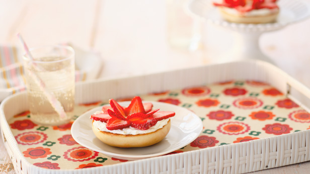 Heart-y Valentine’s Breakfast Ideas: Bagel Bouquet #MyHallmark #MyHallmarkIdeas