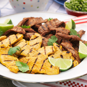 Simple Summer Party Food: Beef & Chicken Fajitas Recipes #MyHallmark #MyHallmarkIdeas