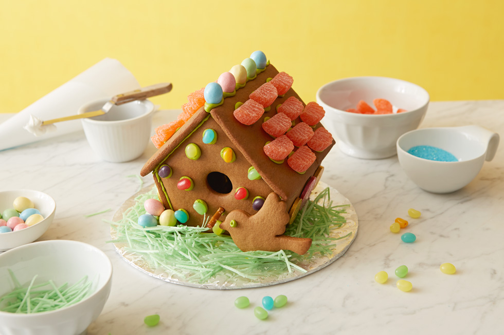 Gingerbread House Ideas & Step-by-Step: Easy Spring Gingerbread Birdhouse @hallmarkstores @hallmarkstoresIdeas