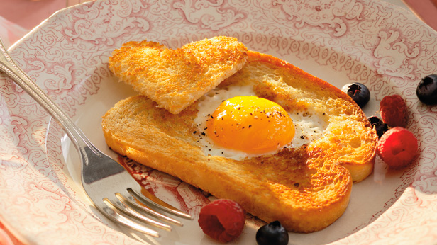 Fun & Easy Mother's Day Breakfast Ideas: Love You with My Hole Heart #MyHallmark #MyHallmarkIdeas