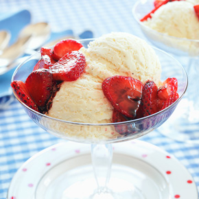 Strawberry Recipes: Strawberries in Balsamic Syrup #MyHallmark #MyHallmarkIdeas