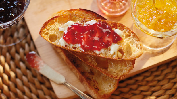 Fun & Easy Mother's Day Breakfast Ideas: Tartine (Fancy Toast) #MyHallmark #MyHallmarkIdeas