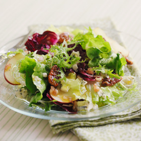 Winter Salad Recipes: Winter Salad with Apples, Pecans & Blue Cheese #MyHallmark #MyHallmarkIdeas