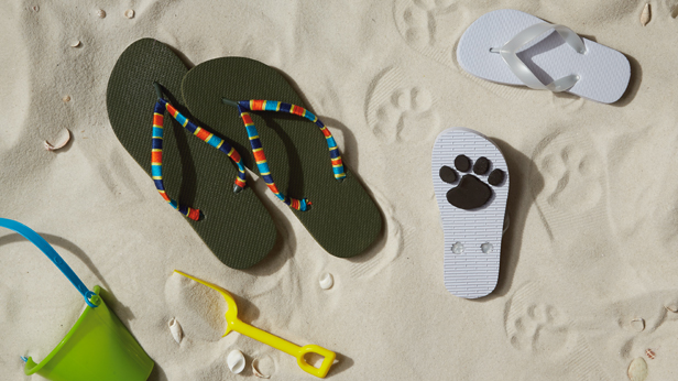 Summer Crafts for Kids: Flip-flop Fun #MyHallmark #MyHallmarkIdeas