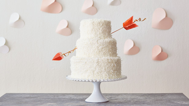 8 DIY Wedding Cake Toppers: Arrow #MyHallmark #MyHallmarkIdeas
