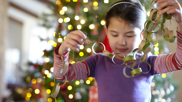 Christmas Craft Ideas: Paper Chain #MyHallmark #MyHallmarkIdeas