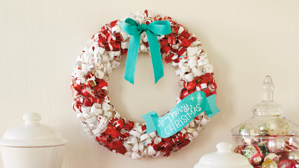 Christmas Craft Ideas: Recycled Christmas Card Wreath #MyHallmark #MyHallmarkIdeas