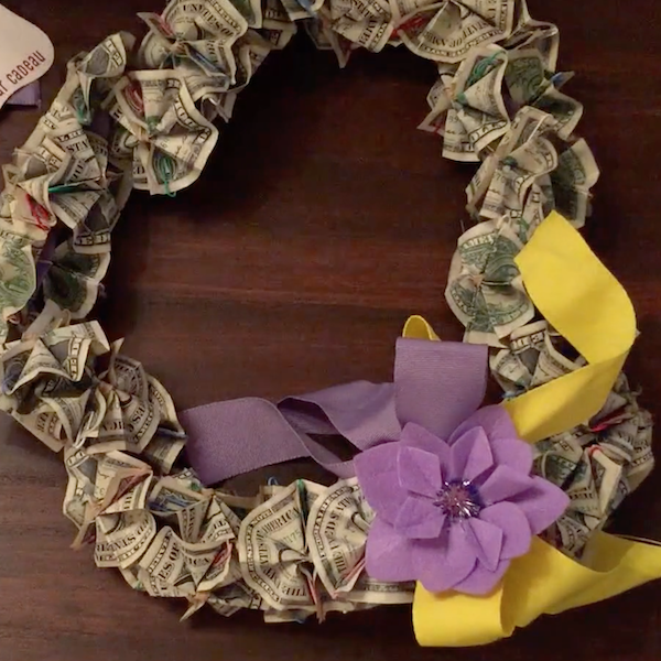 Money Lei  Graduation Gift Idea {Full Photo and Video Tutorial}