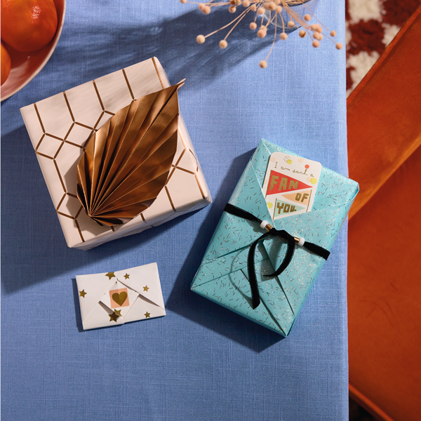 thumbnail interactive-video image 1 of VerbatimART Squirrel Woodland Gift Wrapping Paper Sheet + Tag – Recyclable, 70x50cm 1 of 4