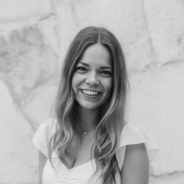 A black and white portrait of DaySpring contributing author Aliza Olson.